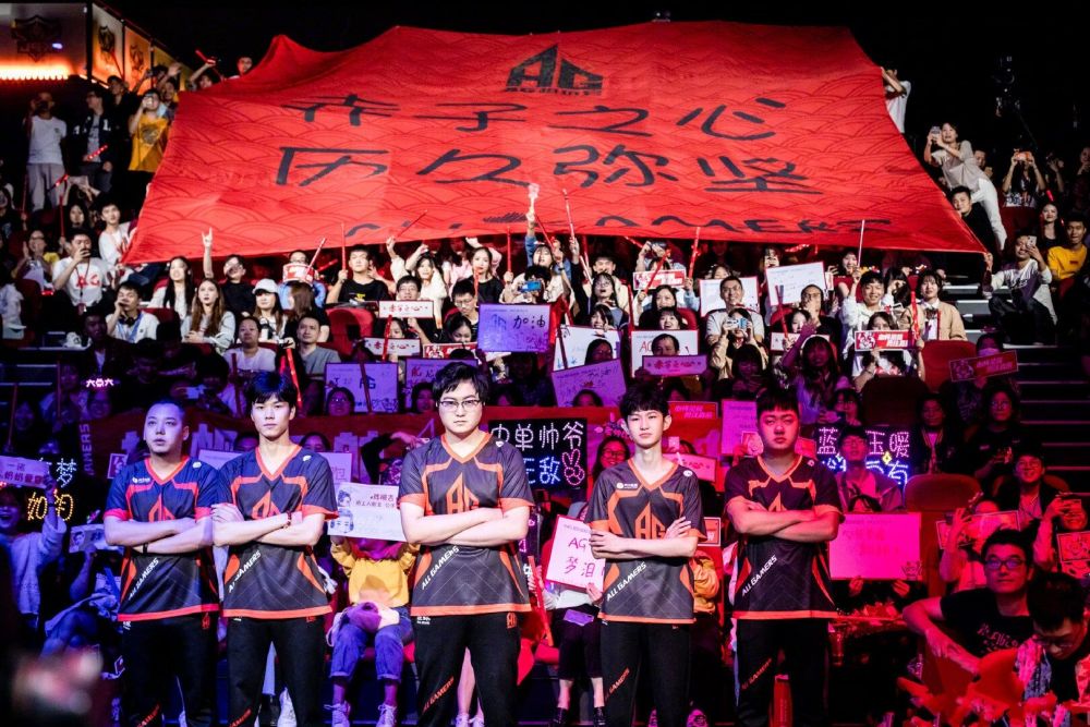 LPL 明天的首发阵容：Inb将面对Yuanshen！ Leave 将在SOLO比赛中面对 JiaQi