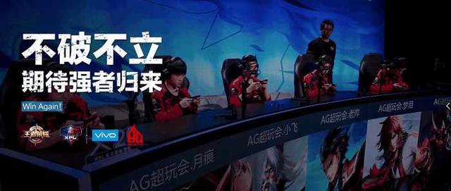 crashies 将继续为 Fnatic 参加 2025 年冠军赛，而 Leo 的未来仍然未知
